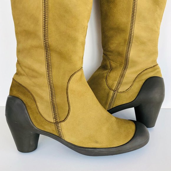 Nubuck Fur Trimmed Camper Boots - Picture 4 of 9